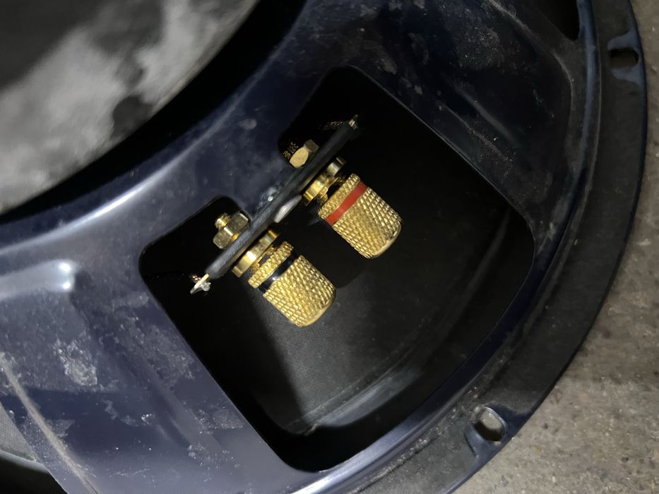 Subwoofer samochodowy 300W