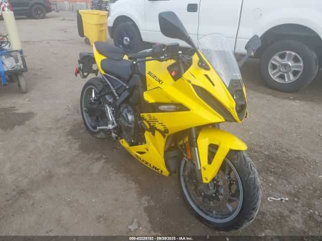 Suzuki GSX 800 F 2024