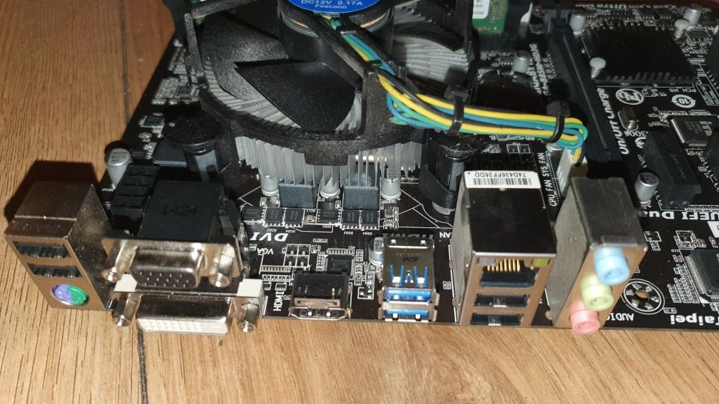 GIGABYTE GA-B85M-HD3G LGA1150 + i5 4460 + DDR3 8GB 2x4Gb,HDMI,USB 3.0