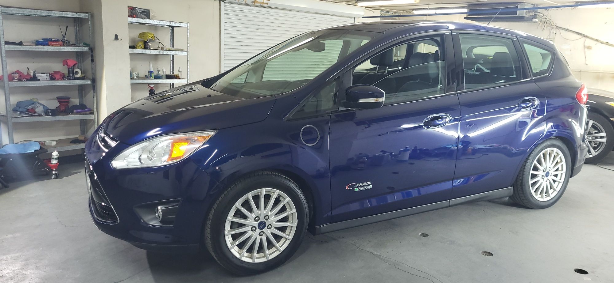 Продам 2016 Ford C-Max Plug-in