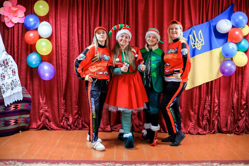 Санта Клаус та Ельфи додому дітям на свято  праздник