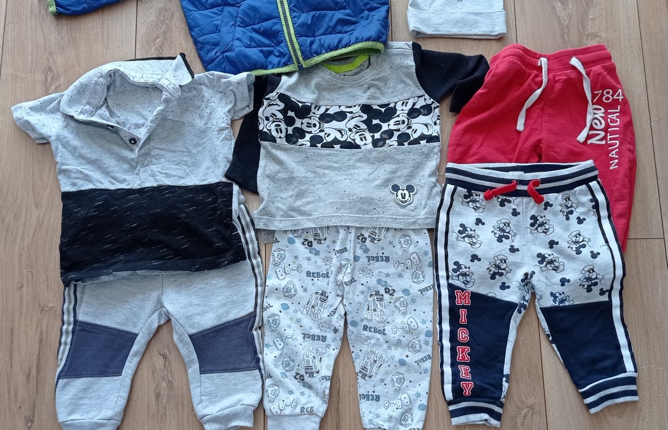 Zestaw dla chłopca: spodnie, koszulki, kurtka, elegancki zestaw SMYK.