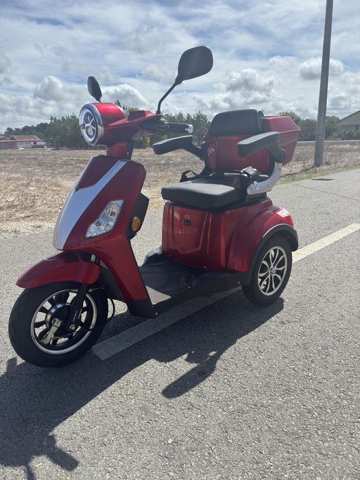 Scooter elétrica de 3 rodas – como nova, ainda com garantia!