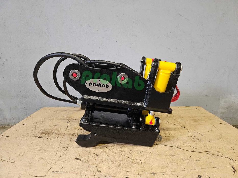 Szybkozłącze wychylne hydrauliczne do minikoparki