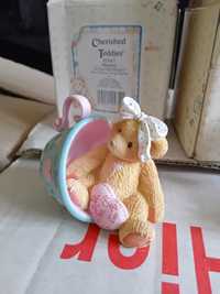 Nowa figurka cherished teddies.  Margaret