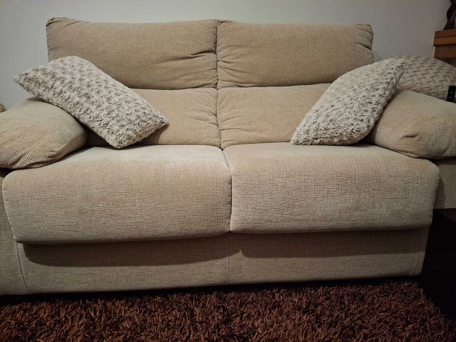 Sofá como novo, com tecido lavável