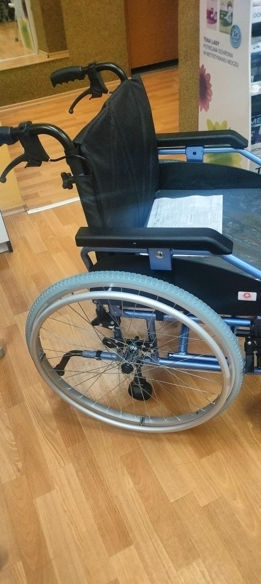 Wózek inwalidzki lekki