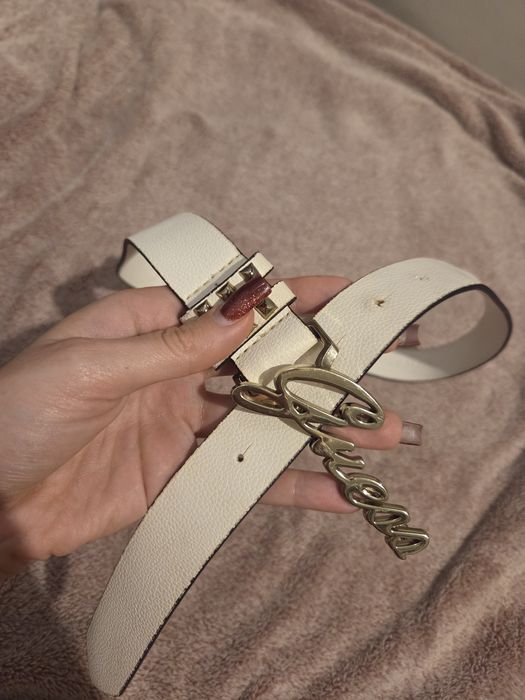 Guess biały/kremowy pasek do spodni, rozmiar S