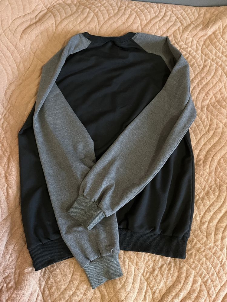 Продам кофту Reebok