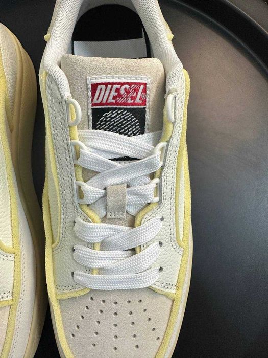 Жіночі кросівки DIESEL S-SINNA LOW T02872