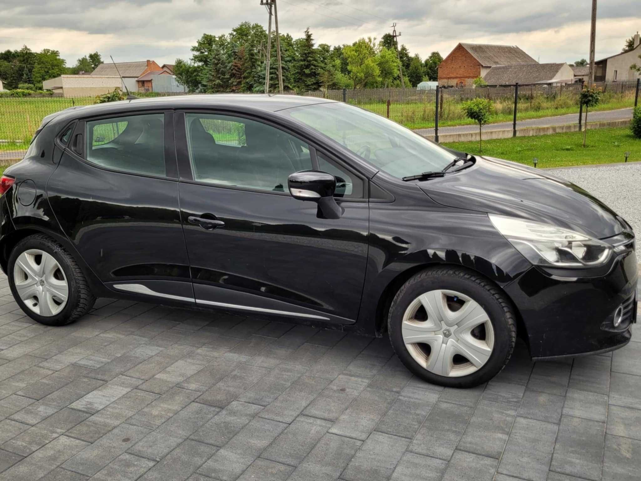 RENAULT CLIO 4  ubezpieczenie i przeglad do stycznia 2026
