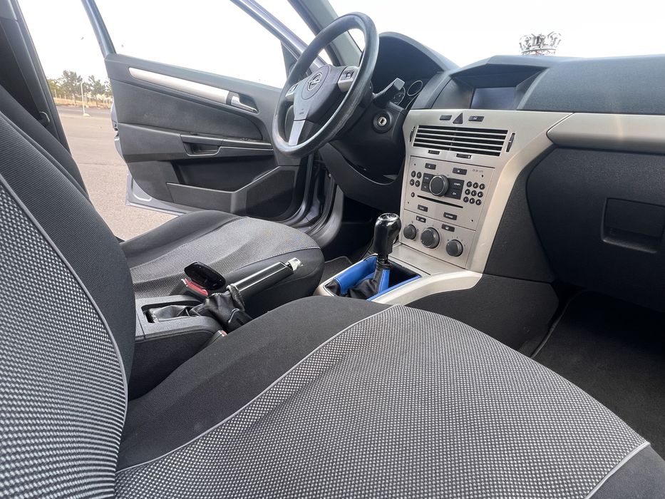 Opel Astra H 1.6 бензин механика хэтчбек