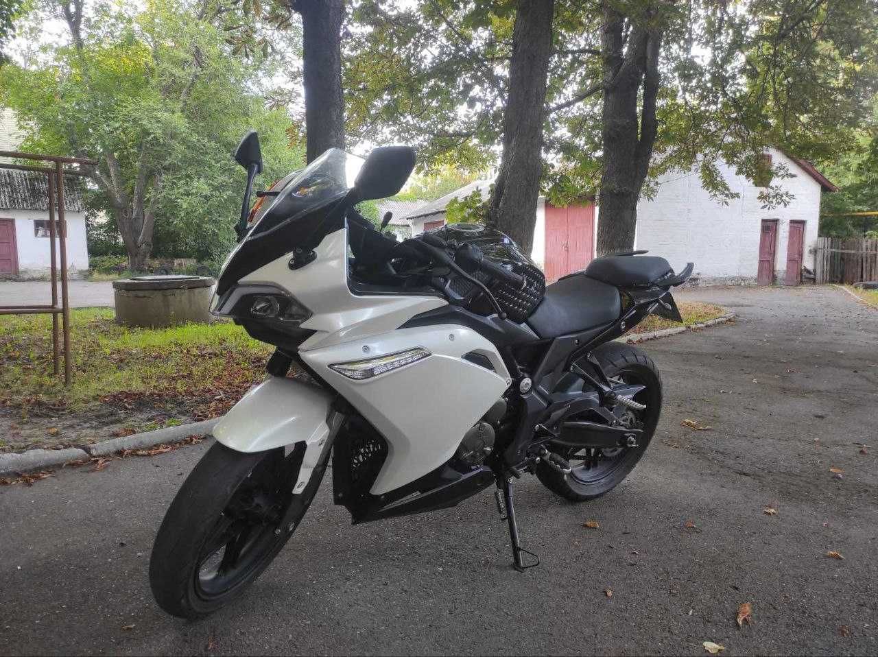 Мотоцик Voge 300rr або Loncin 300rr