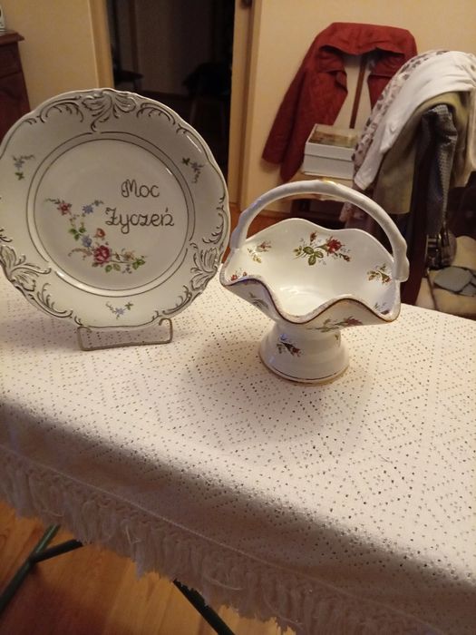 Piękny koszyczek i talerz