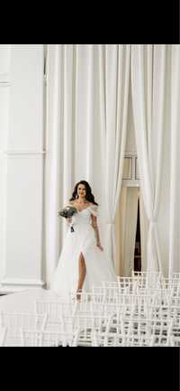 Шикарное свадебное платье. Цену снизила