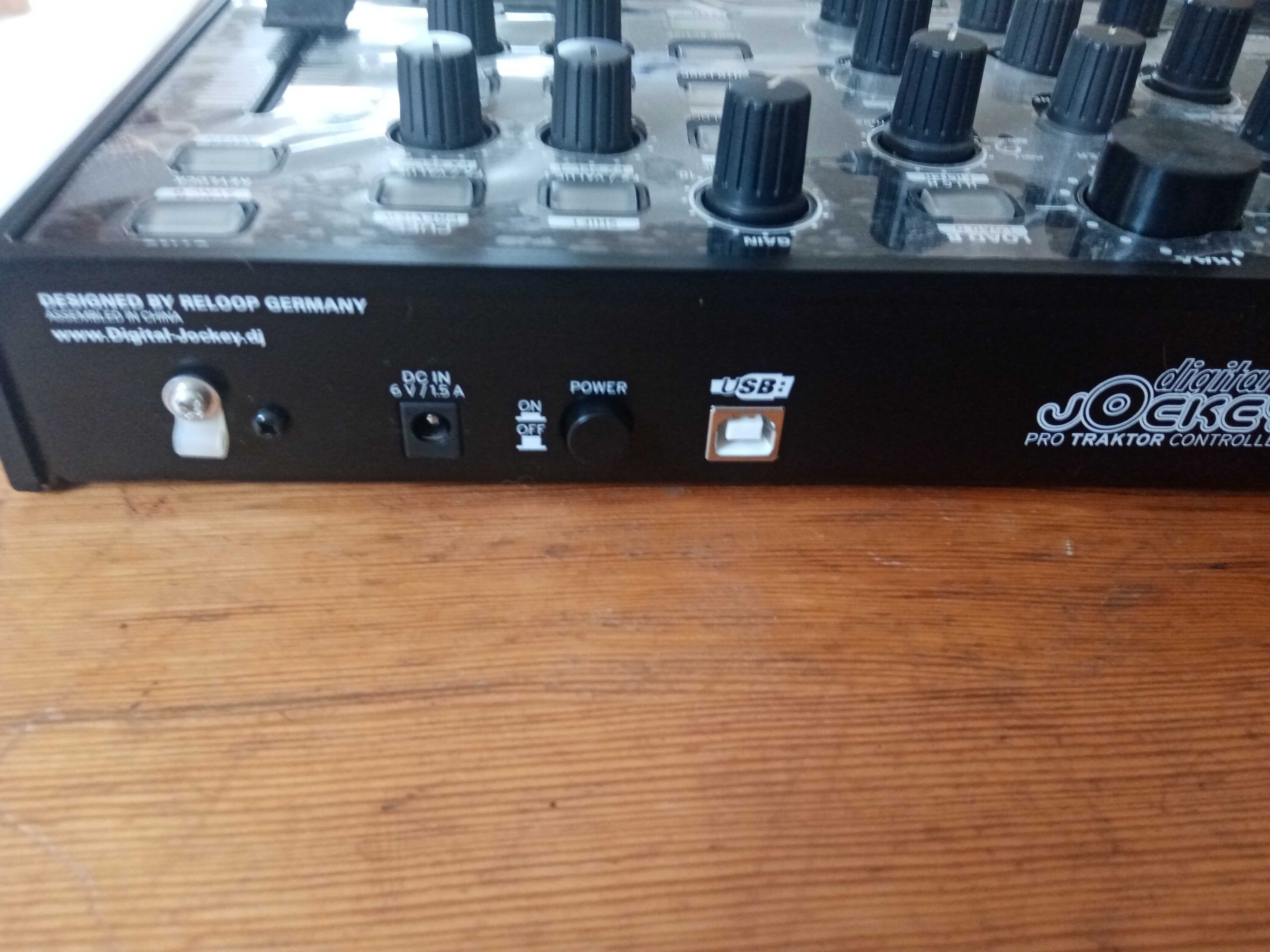 KONSOLA RELOOP DIGITAL JOCKEY Pro Traktor Controller Edition 2
