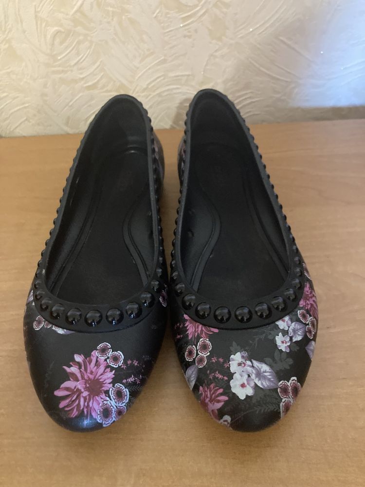 Мокасини crocs
