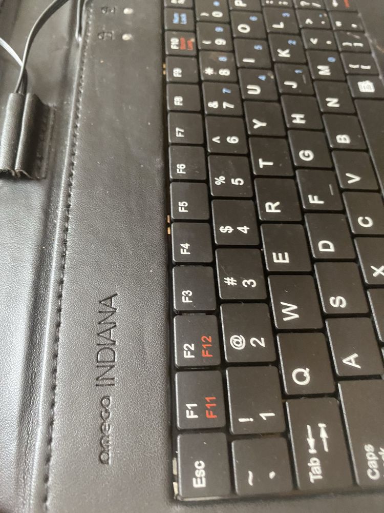 Etui na tablet 7’’ omega Indiana z klawiaturą