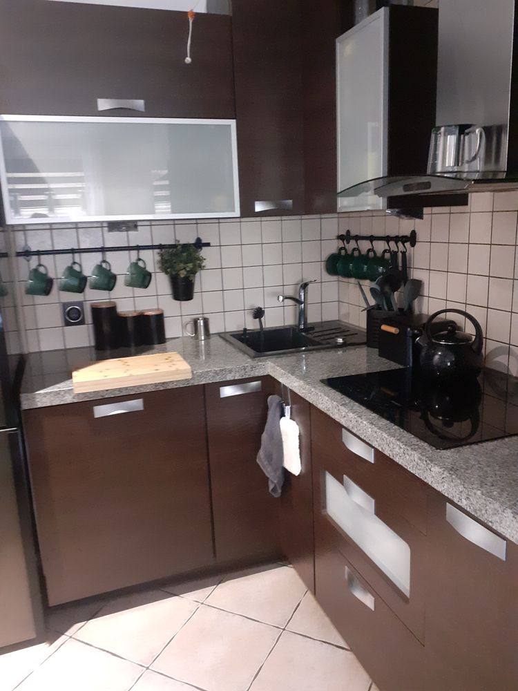Kuchnia ze sprzetem agd , blat granit