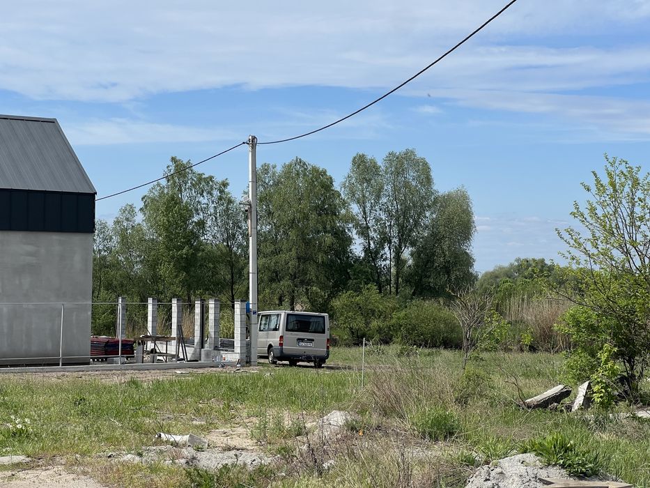 Пр зем 12с в самом селе Зазимье возле озера