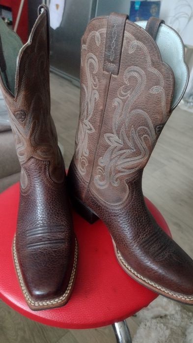 Трендові жіночі чоботи  ARIAT, 37,5 рр