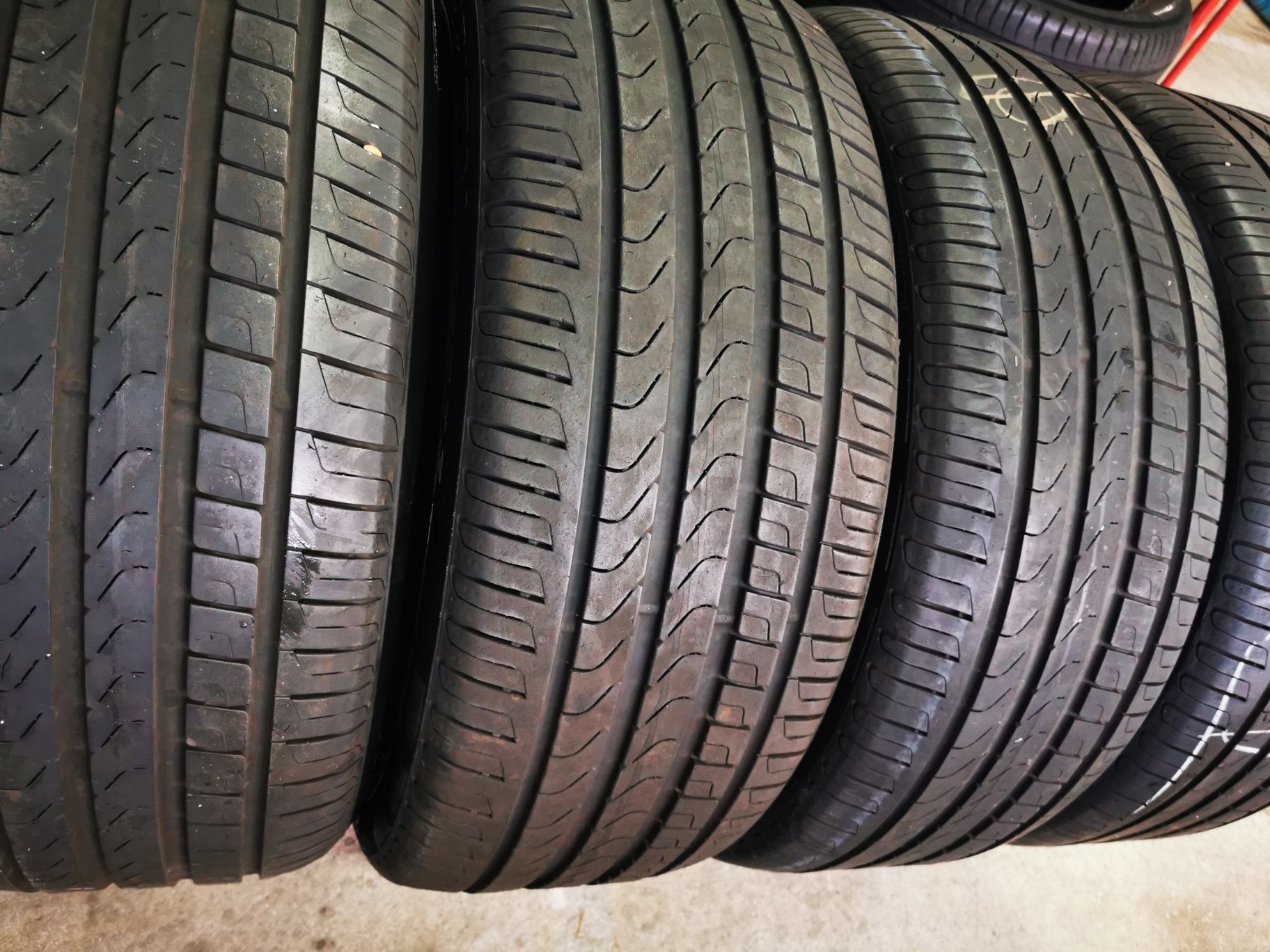 255 45R20 Pirelli