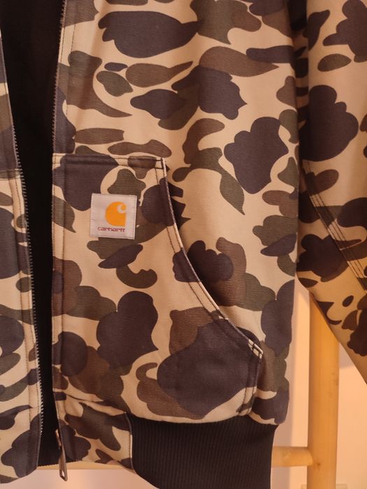 Casaco Carhartt camuflado