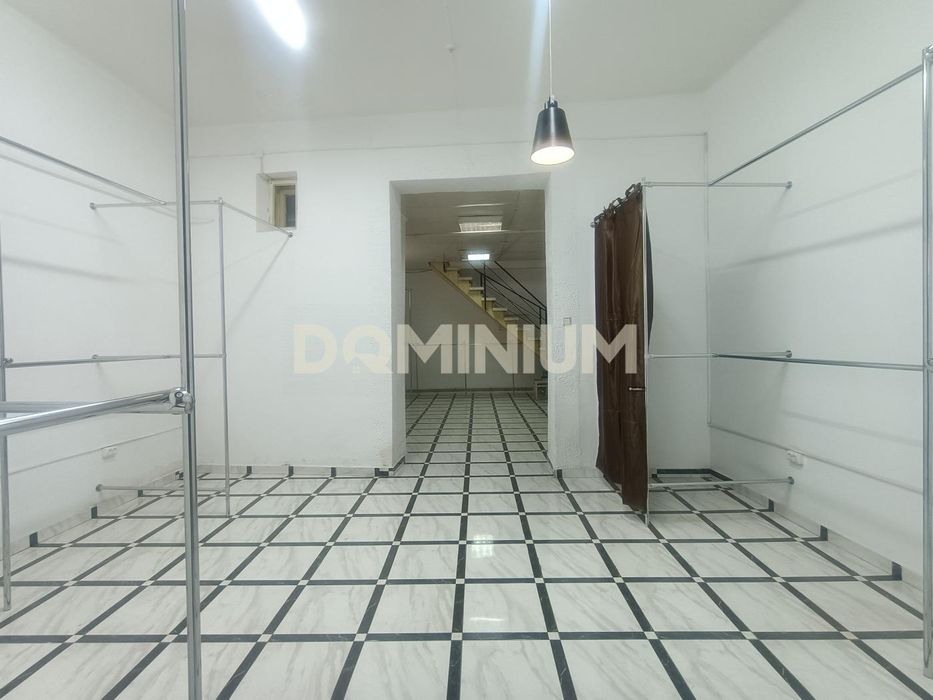 Здається комерційне приміщення біля центра Хуста