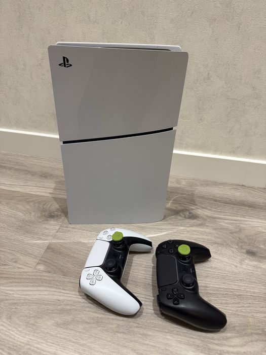 Продам, нет времени играть, Ps5 приставка для игр