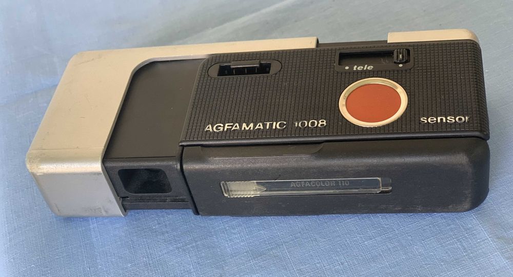 Máquina fotográfica antiga / vintage