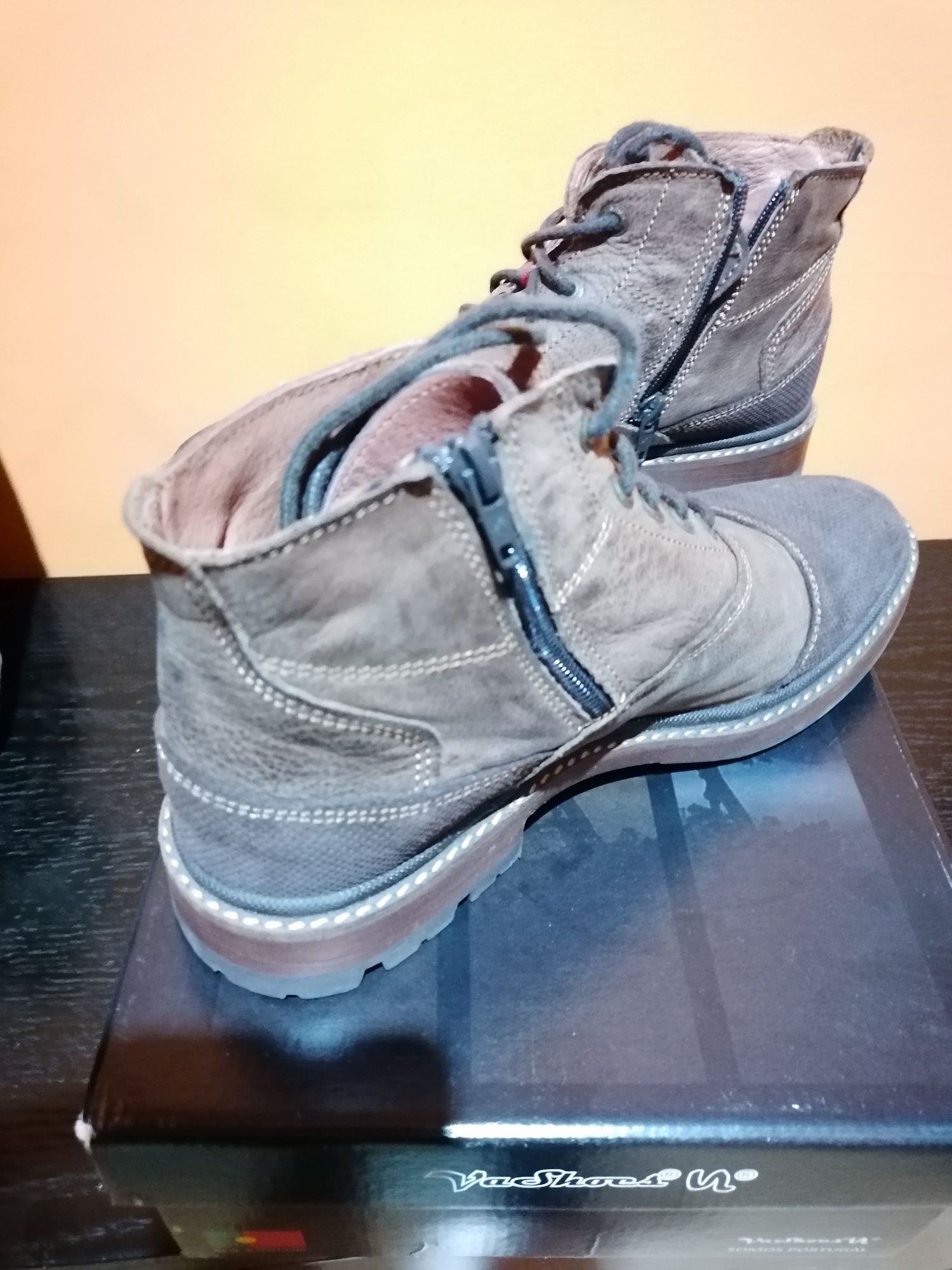Sapatos pele T 40