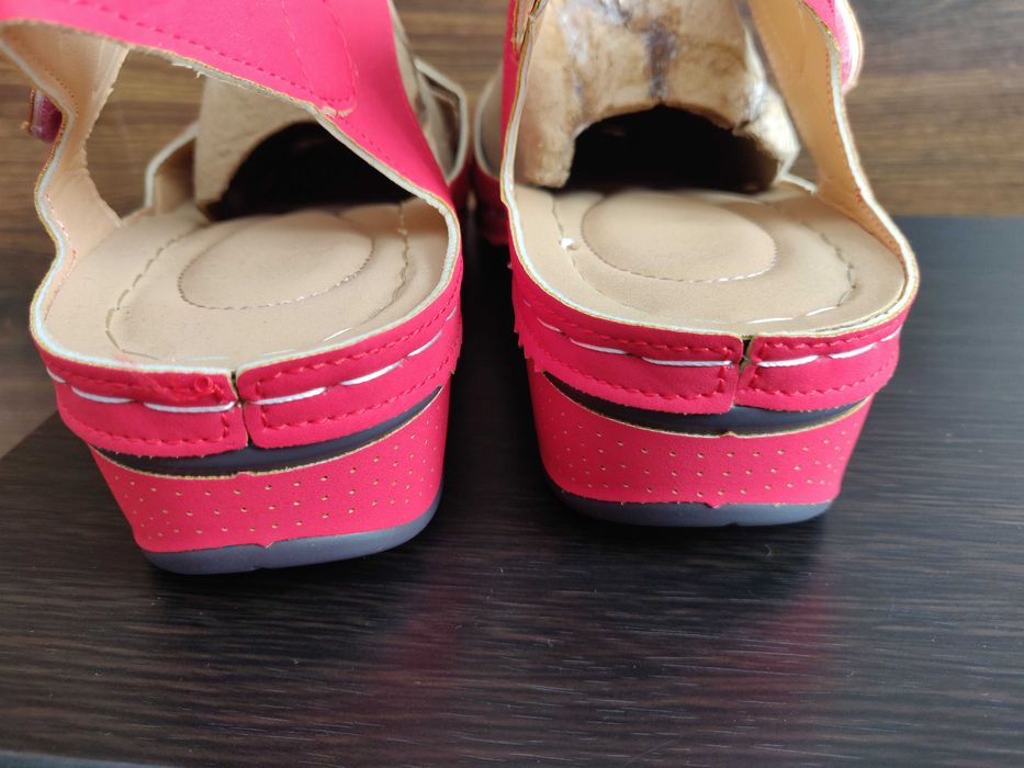 Женские ортопедические сандалии  на танкетке р. 42 стелька 26 см.