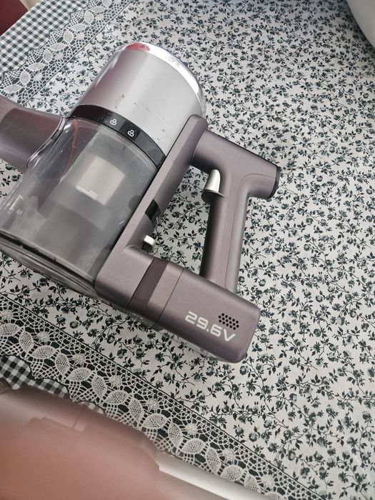 Vendo aspirador sem fios eureka 29.6v