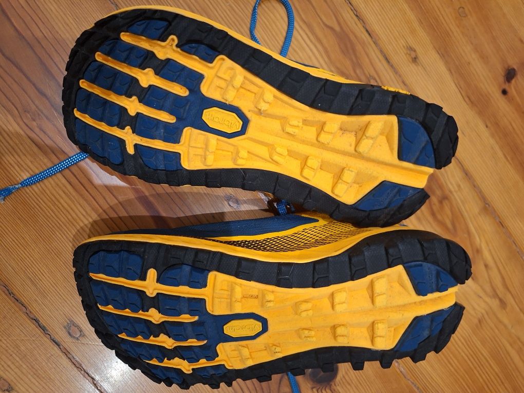 Altra Olympus 4  - como novas!