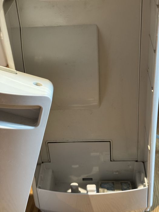 Sharp KC-930EUW - oczyszczacz powietrza z funkcją nawilżania