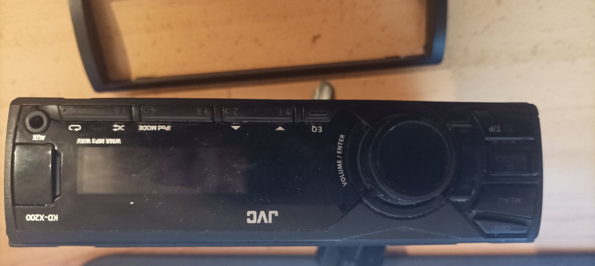 Autoradio JVC com com porta USB