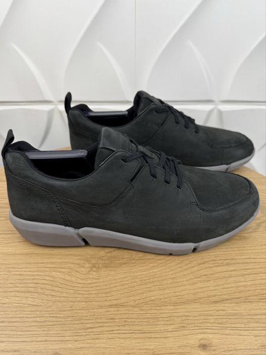 Оригінальні шкіряні кросівки Clarks