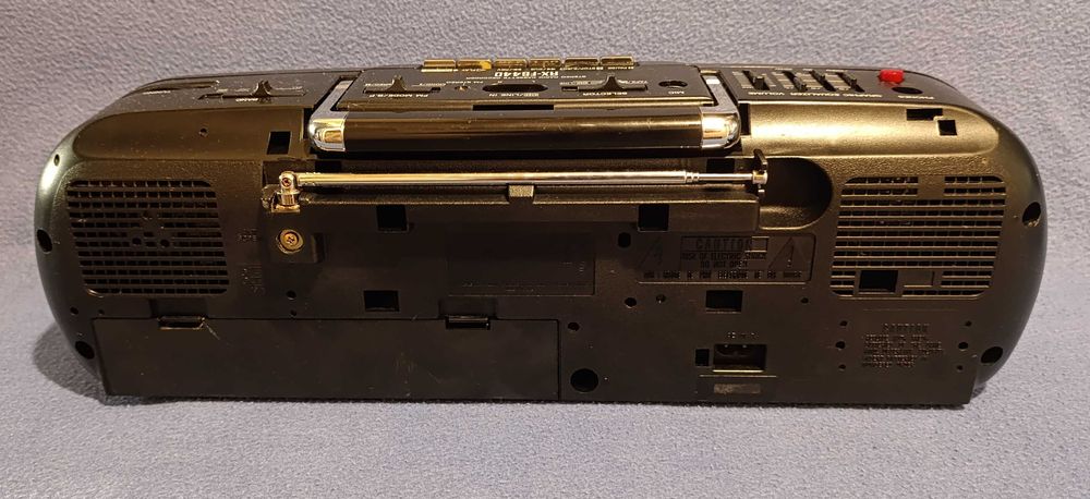 Кассетная магнитола Panasonic RX-FS440.