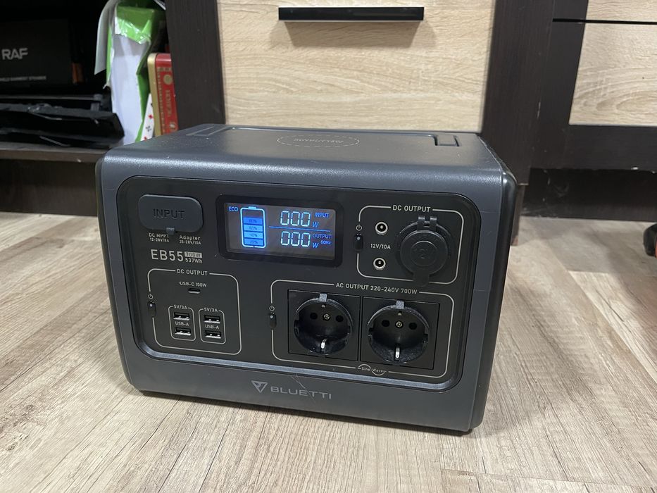 Портативна зарядна станція Bluetti PowerOak EB55 700W 150000mAh
