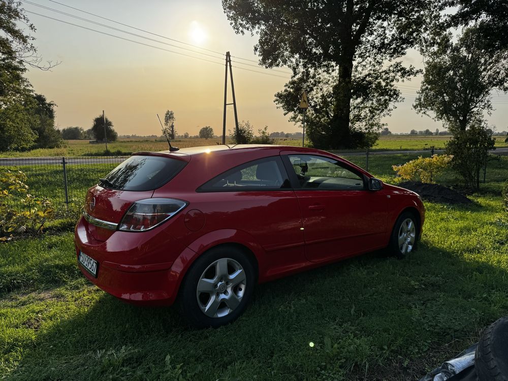 Opel astra H GTC 1.9 cdti 150km