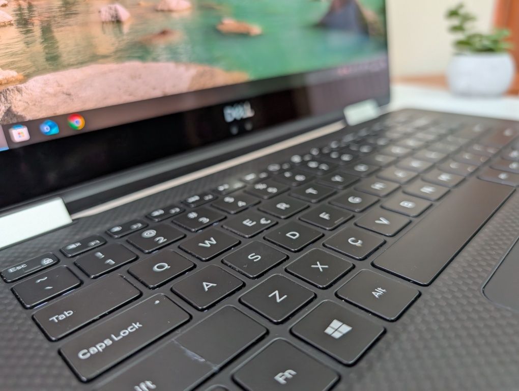 Vega M GL 4GB/Ноутбук Dell Precision 5530 2-in-1/i7-8706G/16GB/1TB/4K