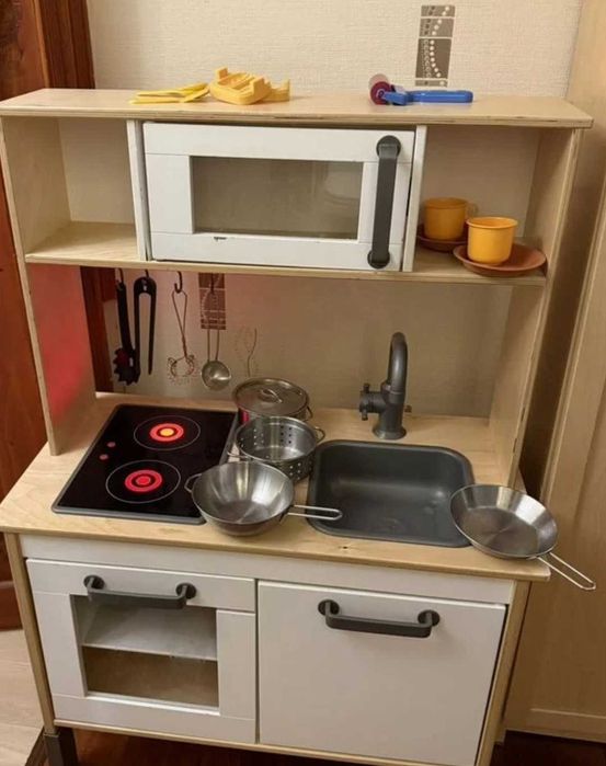 Детская кухня IKEA с посудой б/у