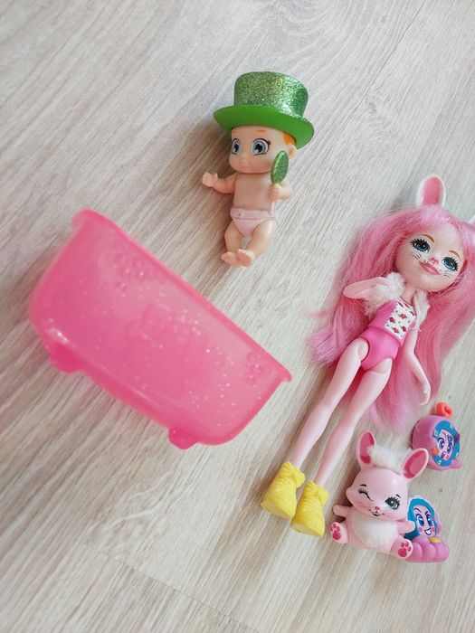 Enchantimals królik lalka bobas wanienka mix zabawki Moji pops
