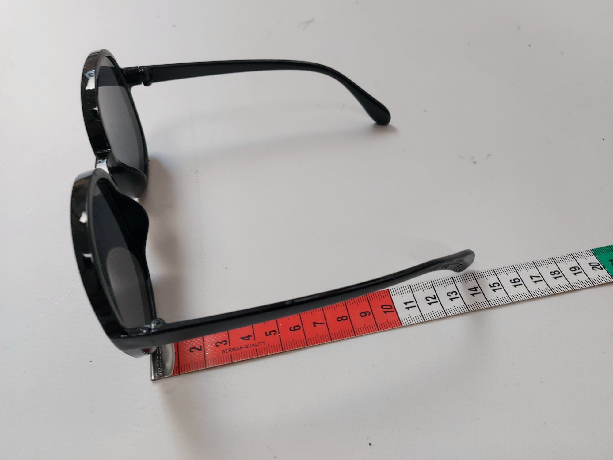 Nowe modne czarne okulary przeciwsloneczne owalne muchy retro vintage