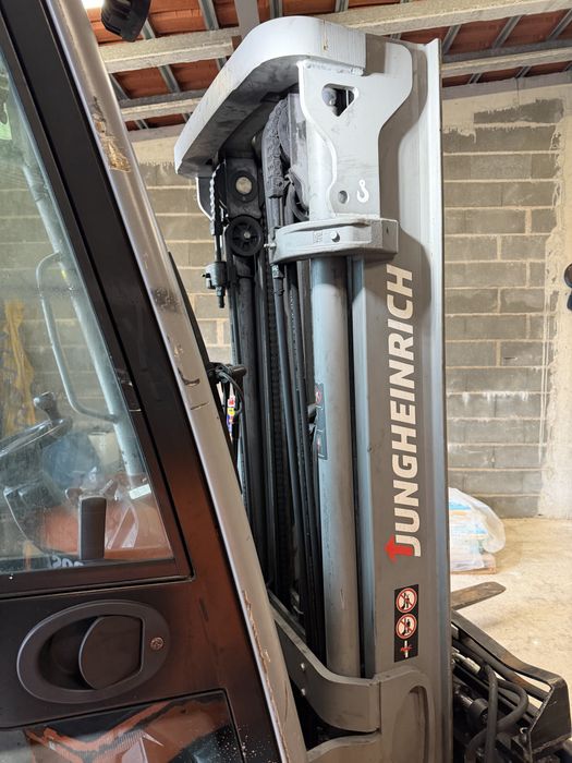 Empilhador Jungheinrich de 2019