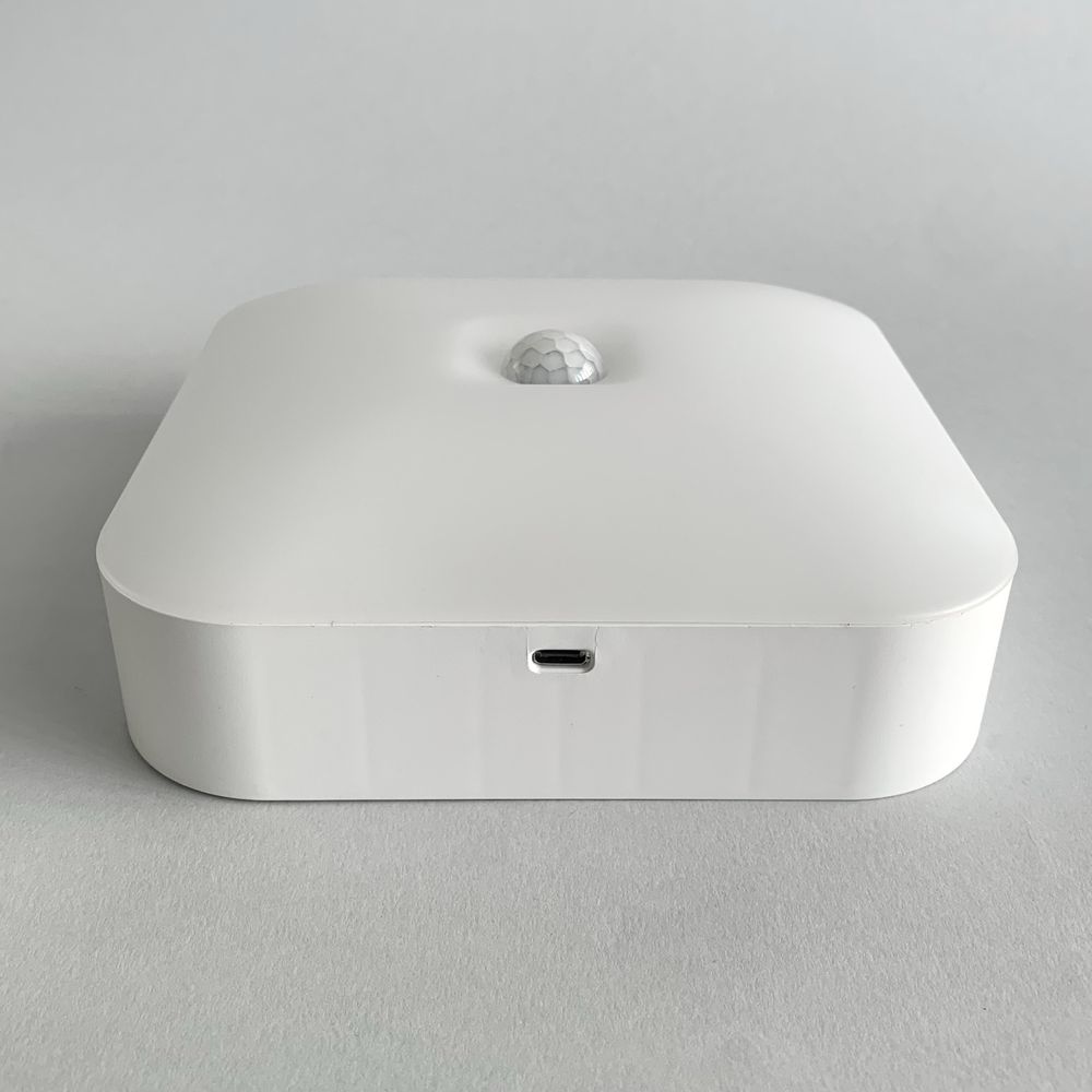 Перезаряжаемый светильник WhitePoplar с датчиком движения