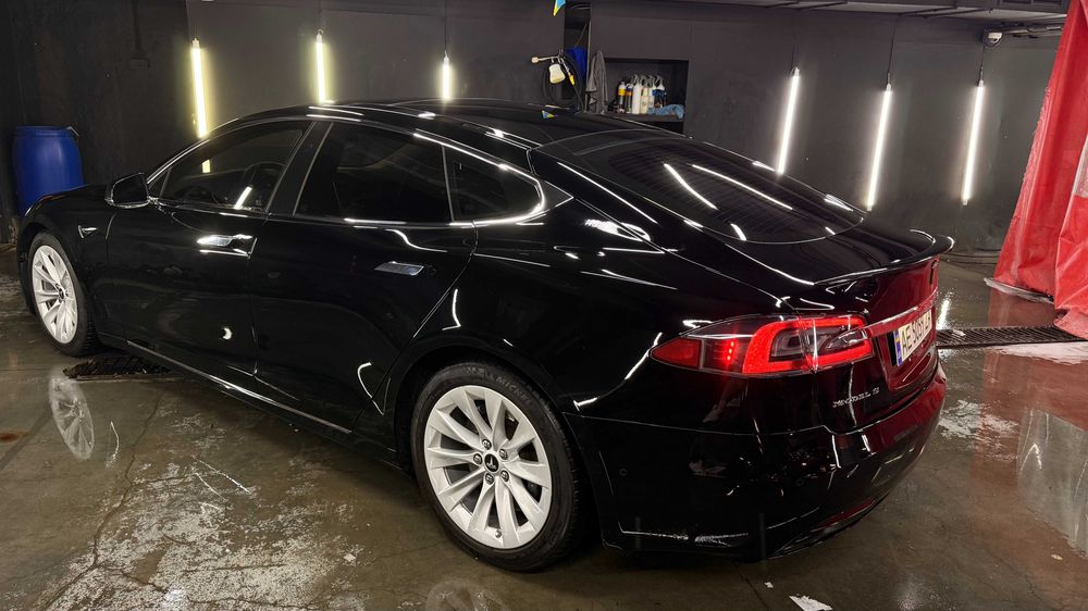 Tesla model s 90d dual motor Rest