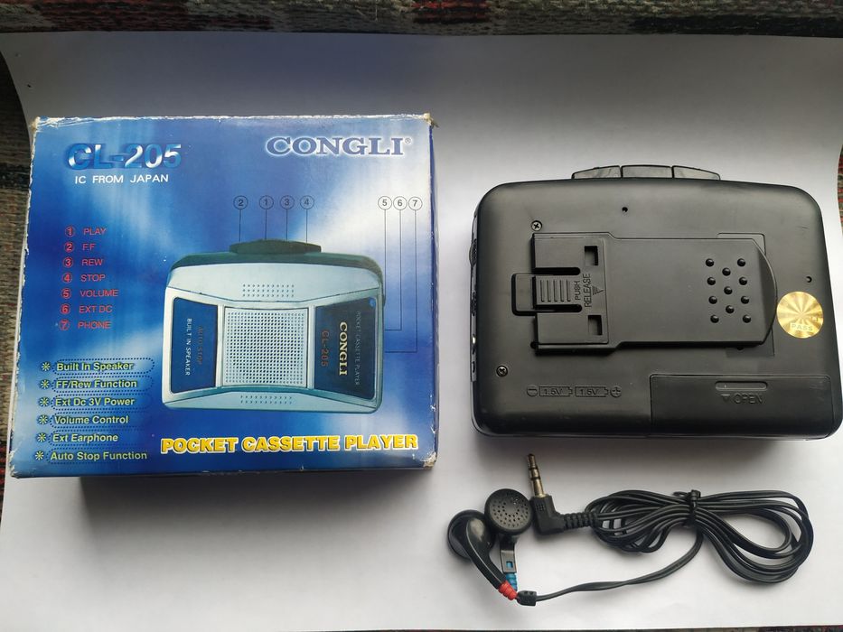 Плеер касетний з FM радіо