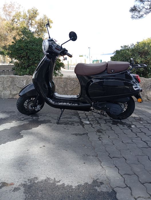 Vendo scooter 125 como nova
