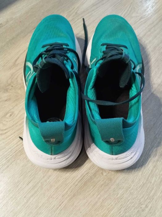 Sapatilhas de corrida ASICS GEL NIMBUS 27 - TAMANHO 42.5, SEMI-NOVAS